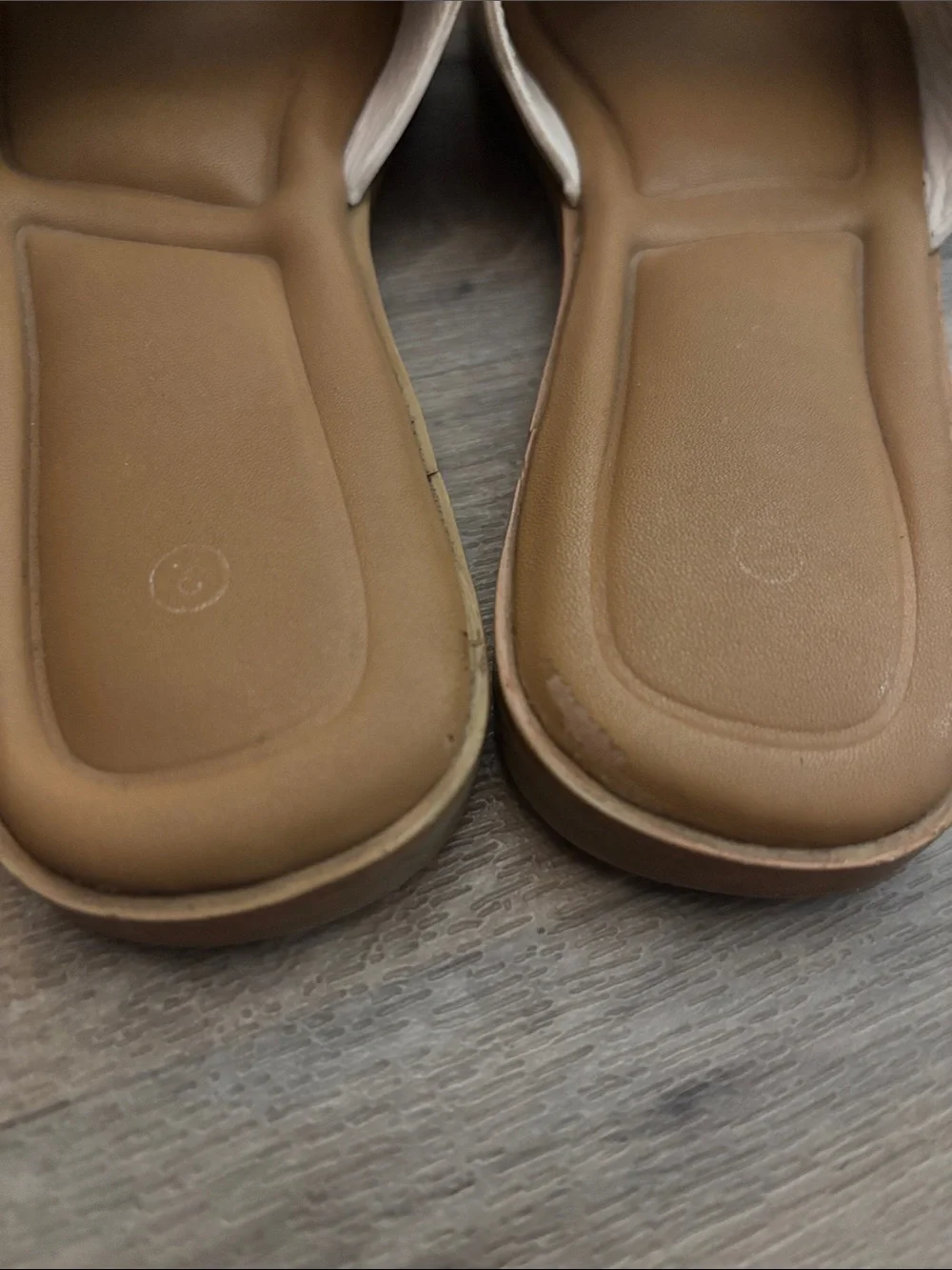 Kid’s Cream Slide Sandals with Heart Crystal Accent